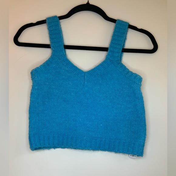 Zara Tops Zara Fuzzy Blue Knit Crop Top Poshmark